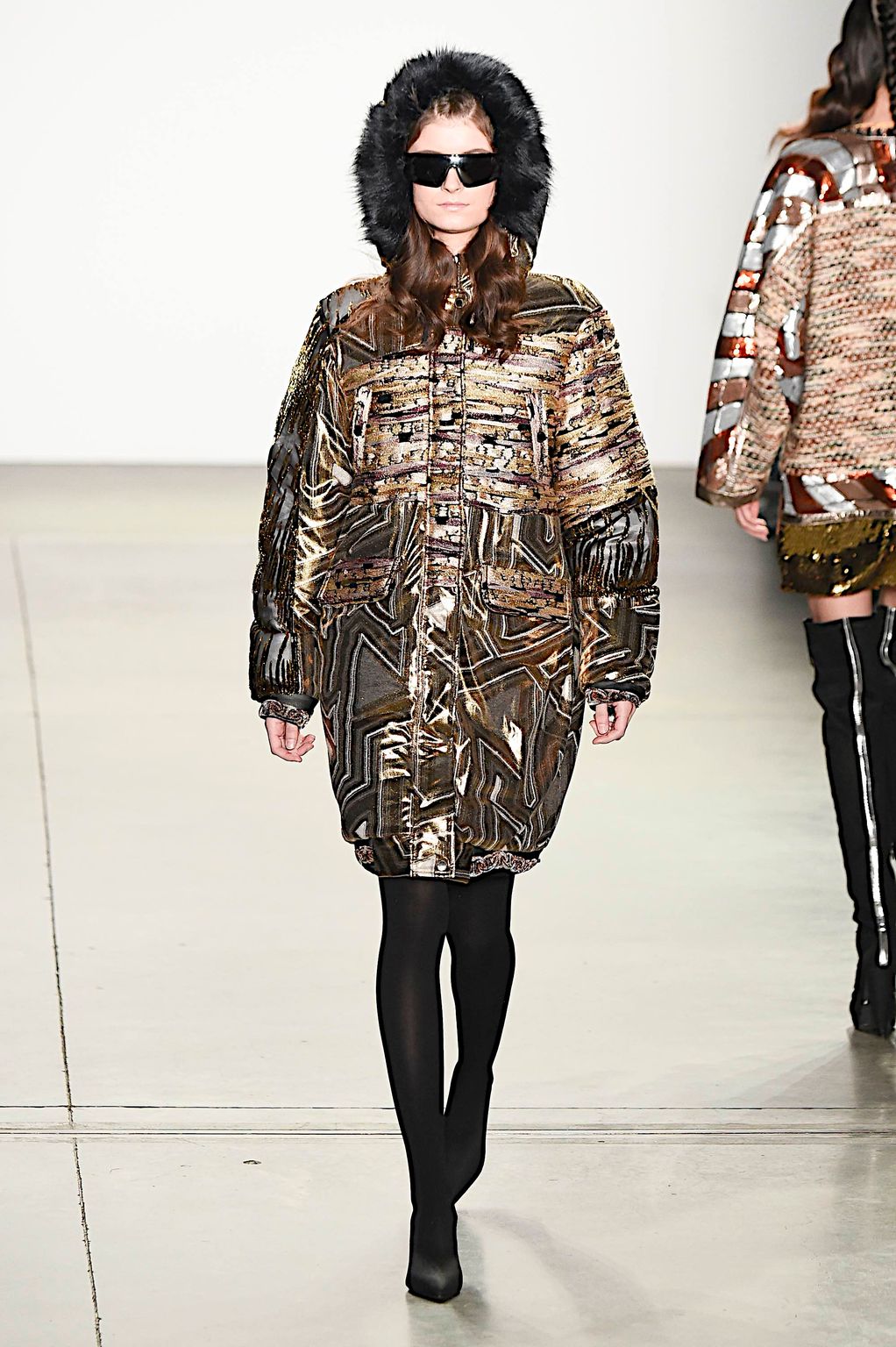 Fashion Week New York Fall/Winter 2019 look 3 from the Custo Barcelona collection 女装