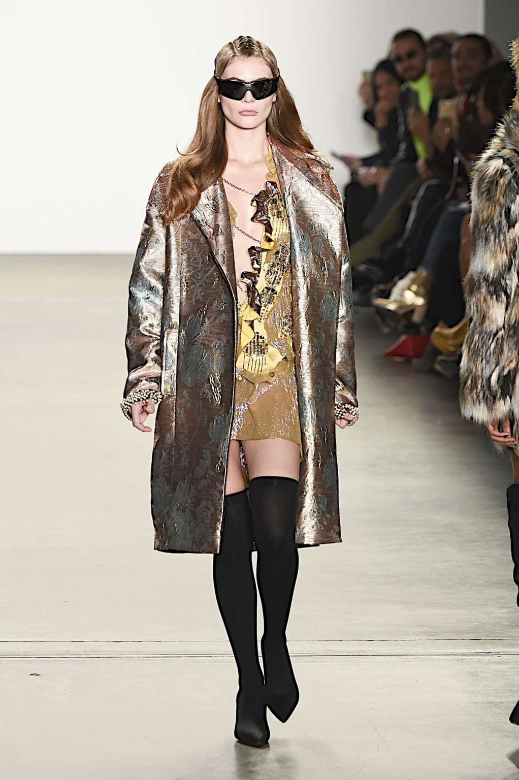 Fashion Week New York Fall/Winter 2019 look 40 from the Custo Barcelona collection womenswear