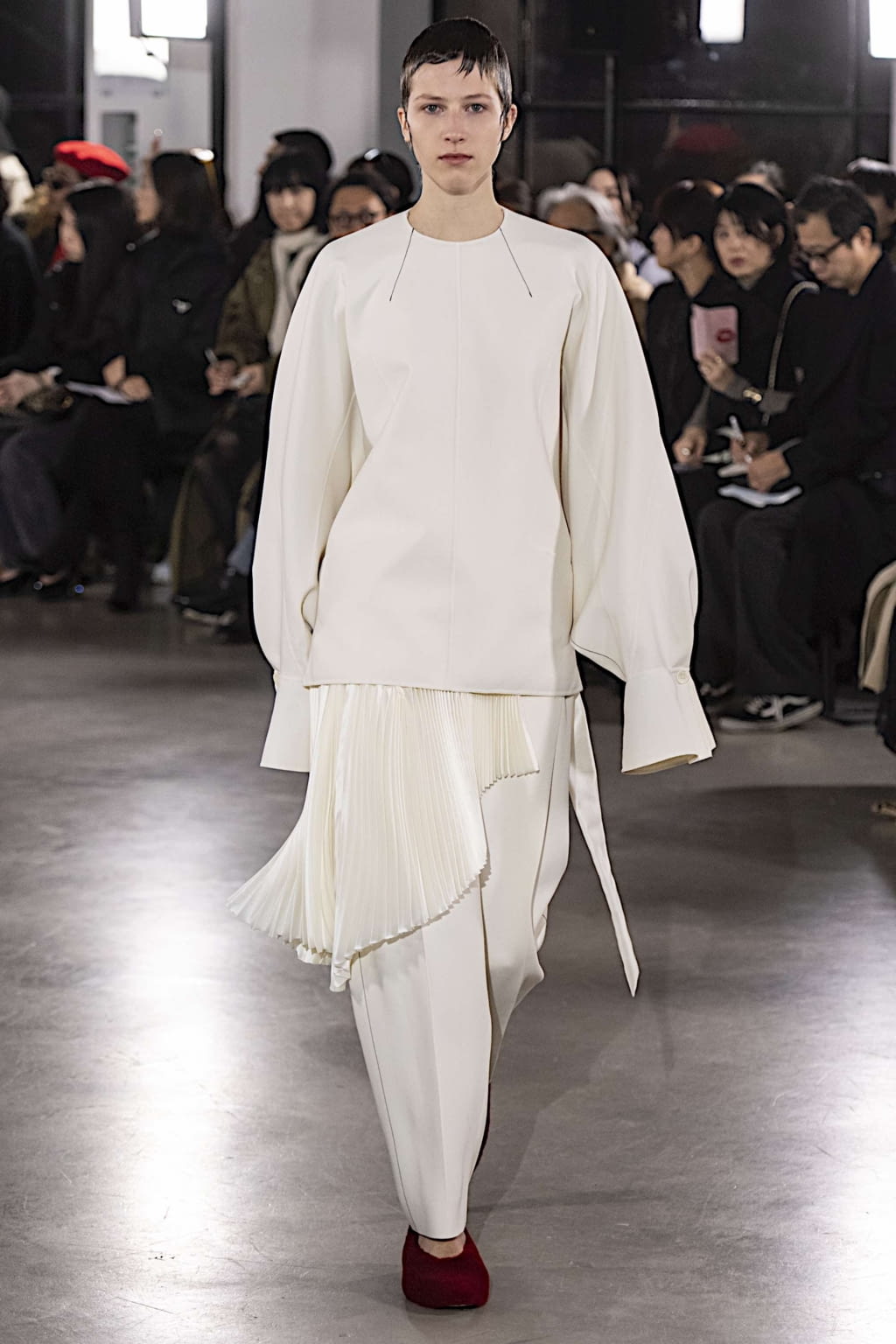 Fashion Week Paris Fall/Winter 2019 look 1 from the Cyclas collection 女装