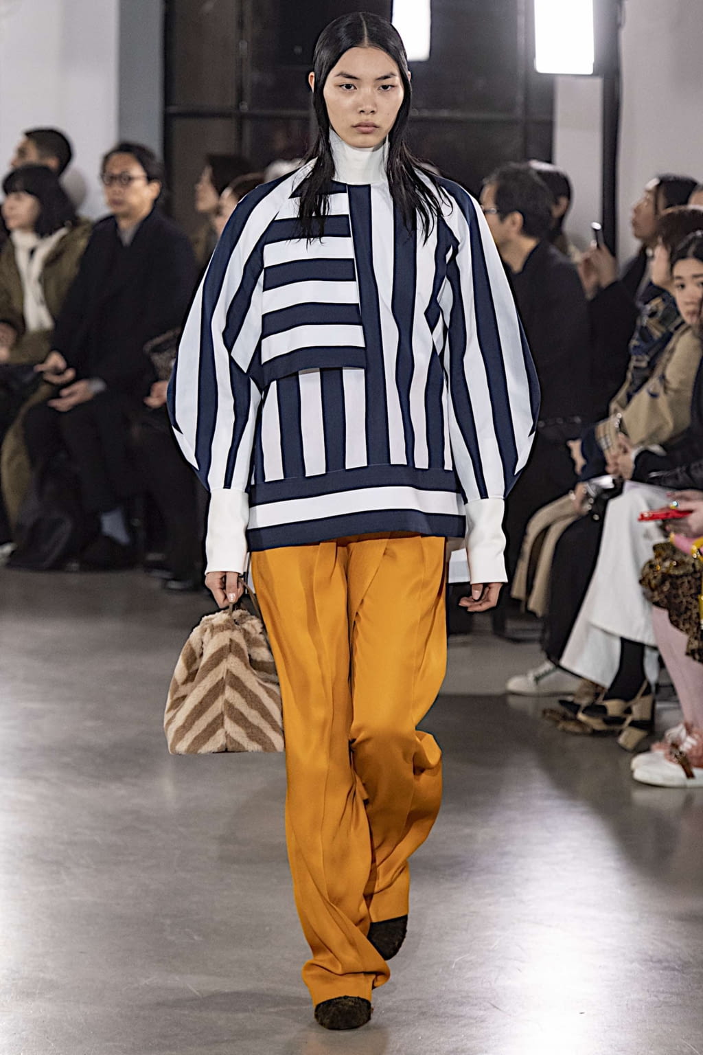 Fashion Week Paris Fall/Winter 2019 look 7 from the Cyclas collection 女装