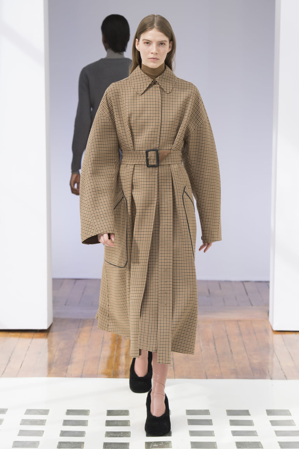 Fashion Week Paris Fall/Winter 2018 look 13 from the Cyclas collection womenswear