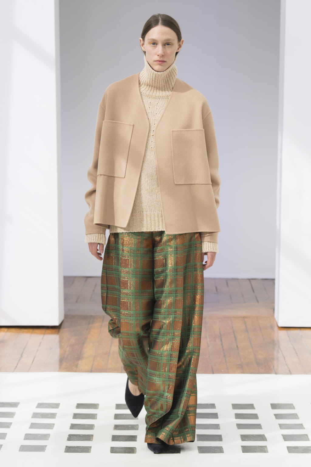 Fashion Week Paris Fall/Winter 2018 look 14 from the Cyclas collection womenswear