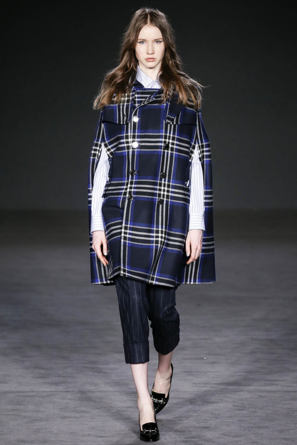 Fashion Week London Fall/Winter 2017 look 13 from the Daks collection 女装