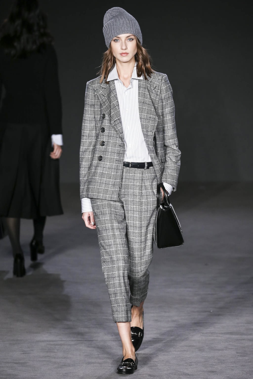 Fashion Week London Fall/Winter 2017 look 17 from the Daks collection 女装