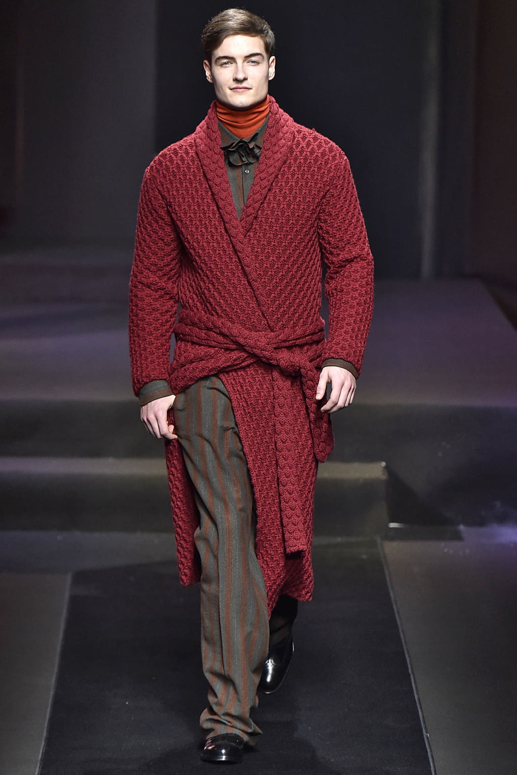 Fashion Week Milan Fall/Winter 2018 look 20 from the Daks collection 男装