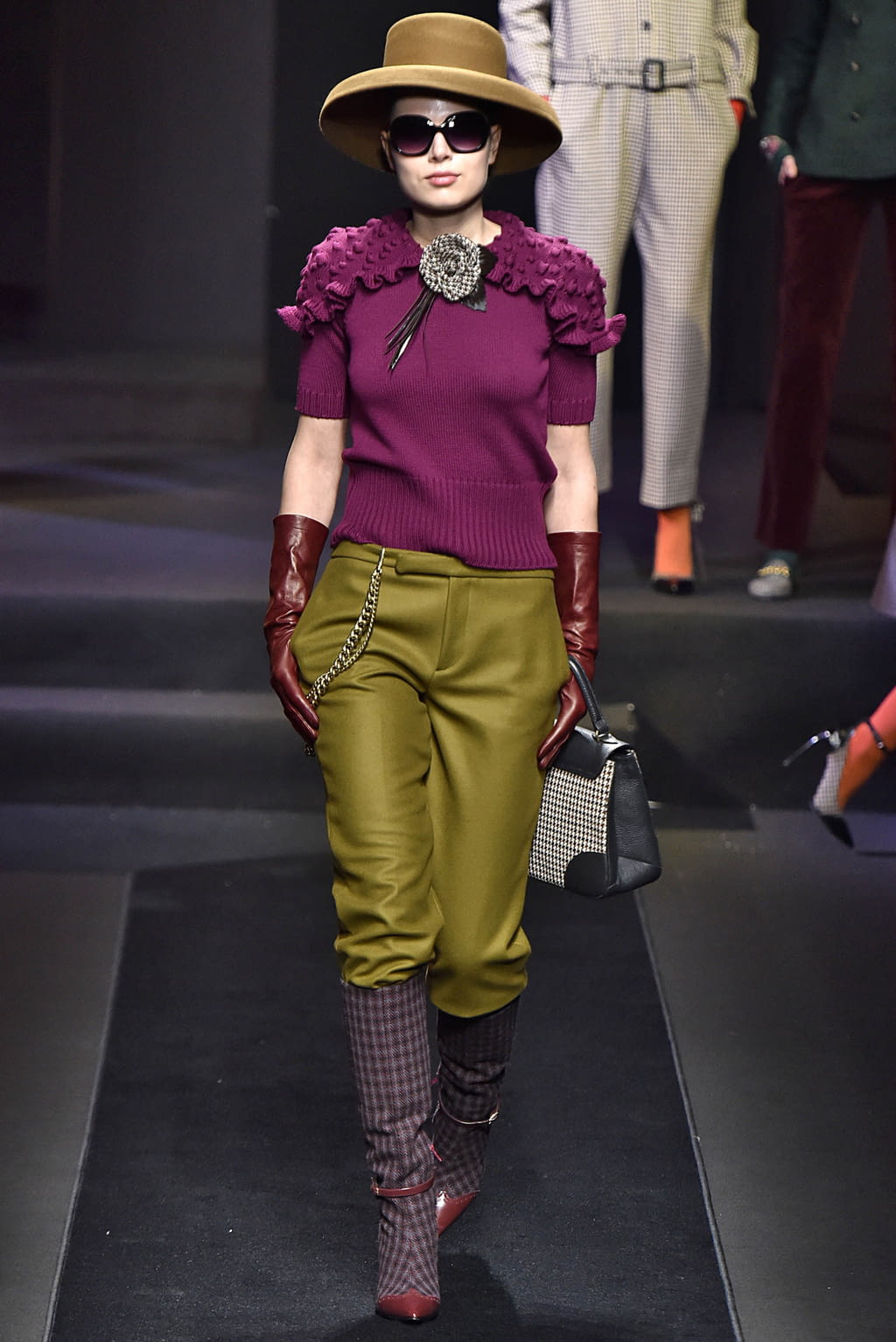 Fashion Week Milan Fall/Winter 2018 look 42 from the Daks collection menswear