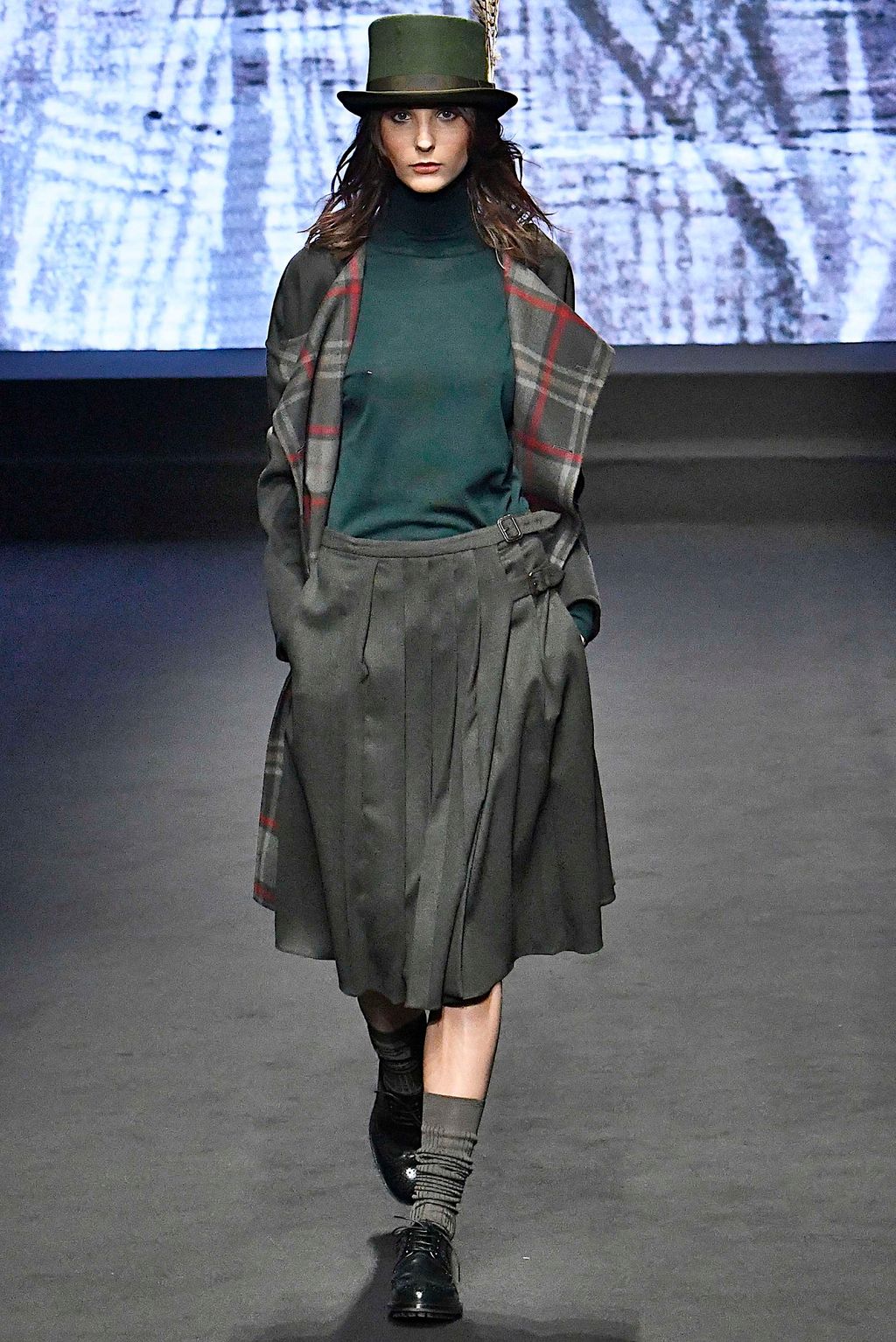 Fashion Week Milan Fall/Winter 2019 look 14 from the Daks collection menswear