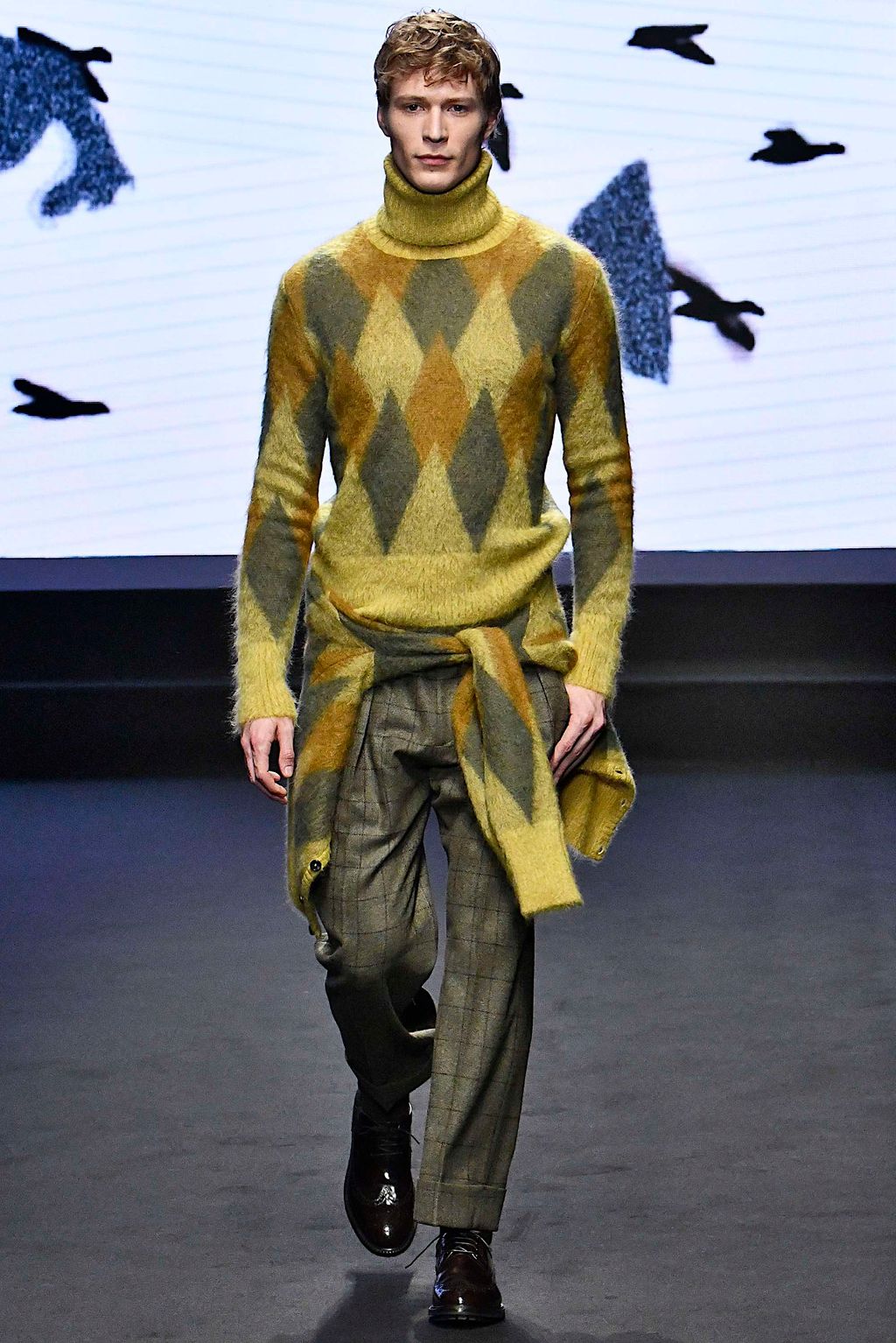 Fashion Week Milan Fall/Winter 2019 look 20 from the Daks collection menswear