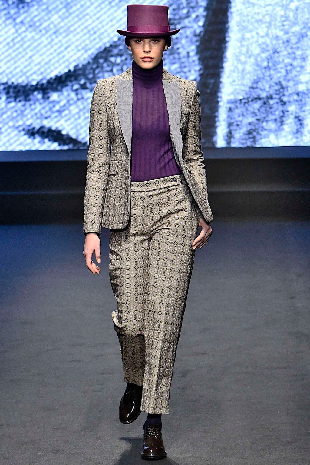 Fashion Week Milan Fall/Winter 2019 look 35 from the Daks collection 男装