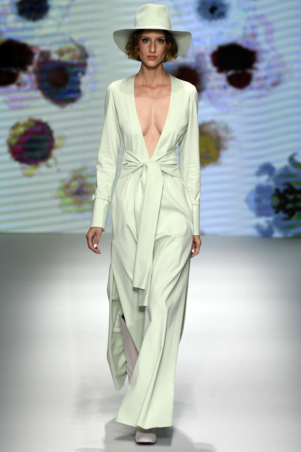 Fashion Week Milan Spring/Summer 2019 look 10 de la collection Daks menswear