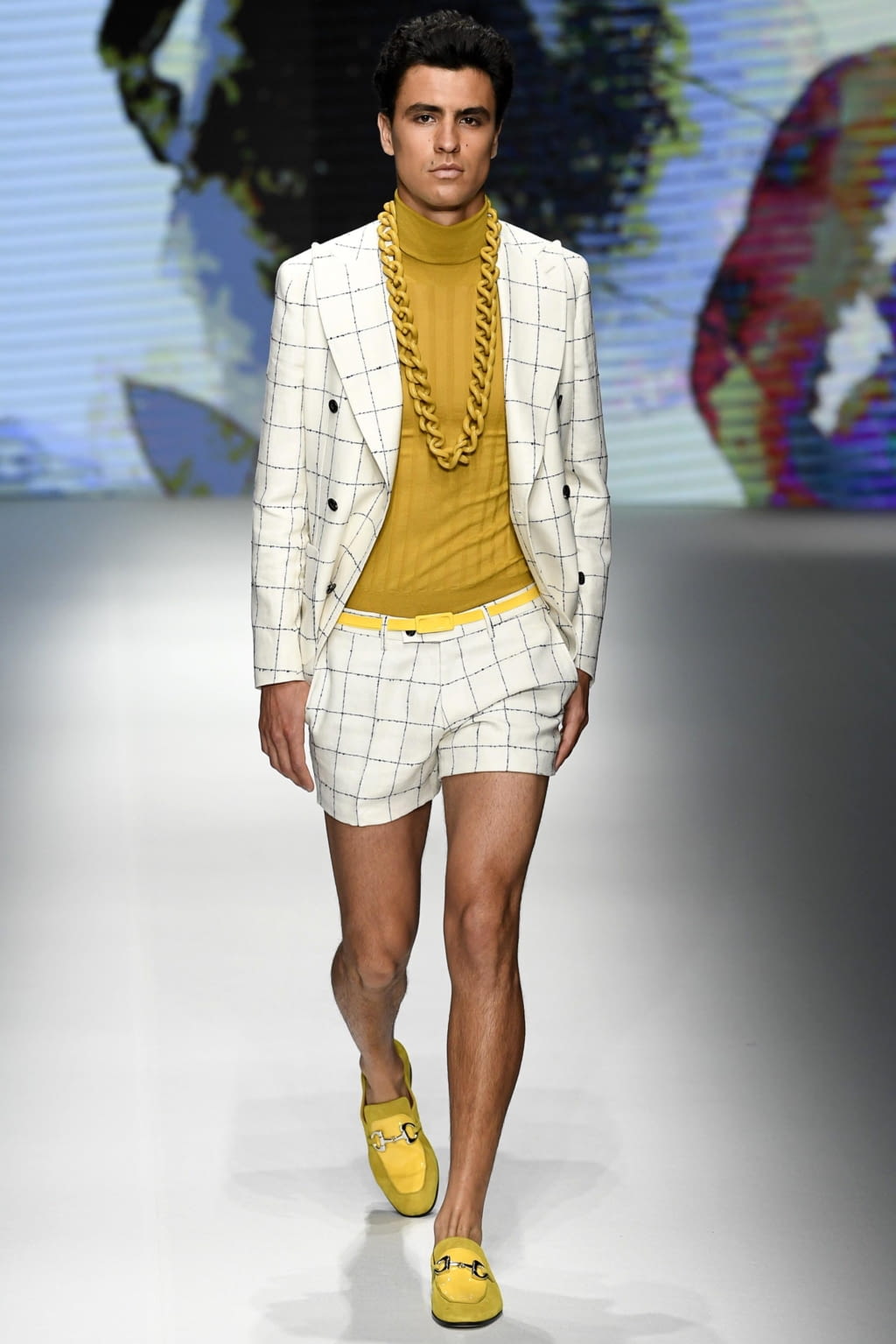 Fashion Week Milan Spring/Summer 2019 look 15 from the Daks collection 男装