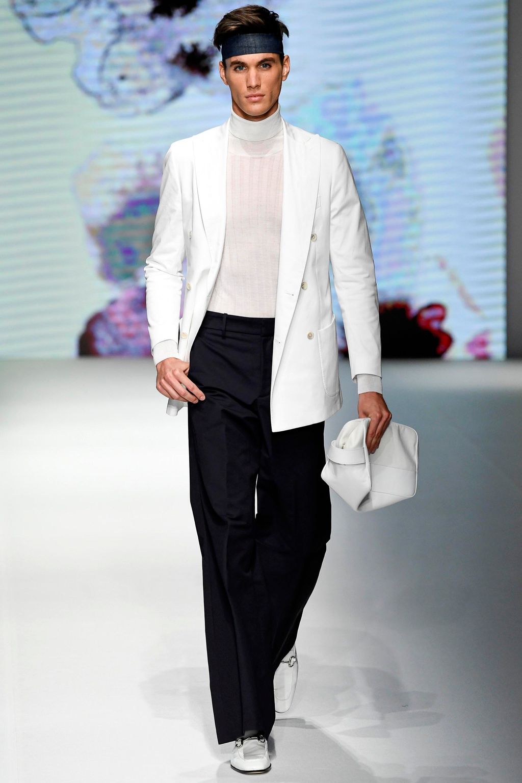 Fashion Week Milan Spring/Summer 2019 look 18 de la collection Daks menswear