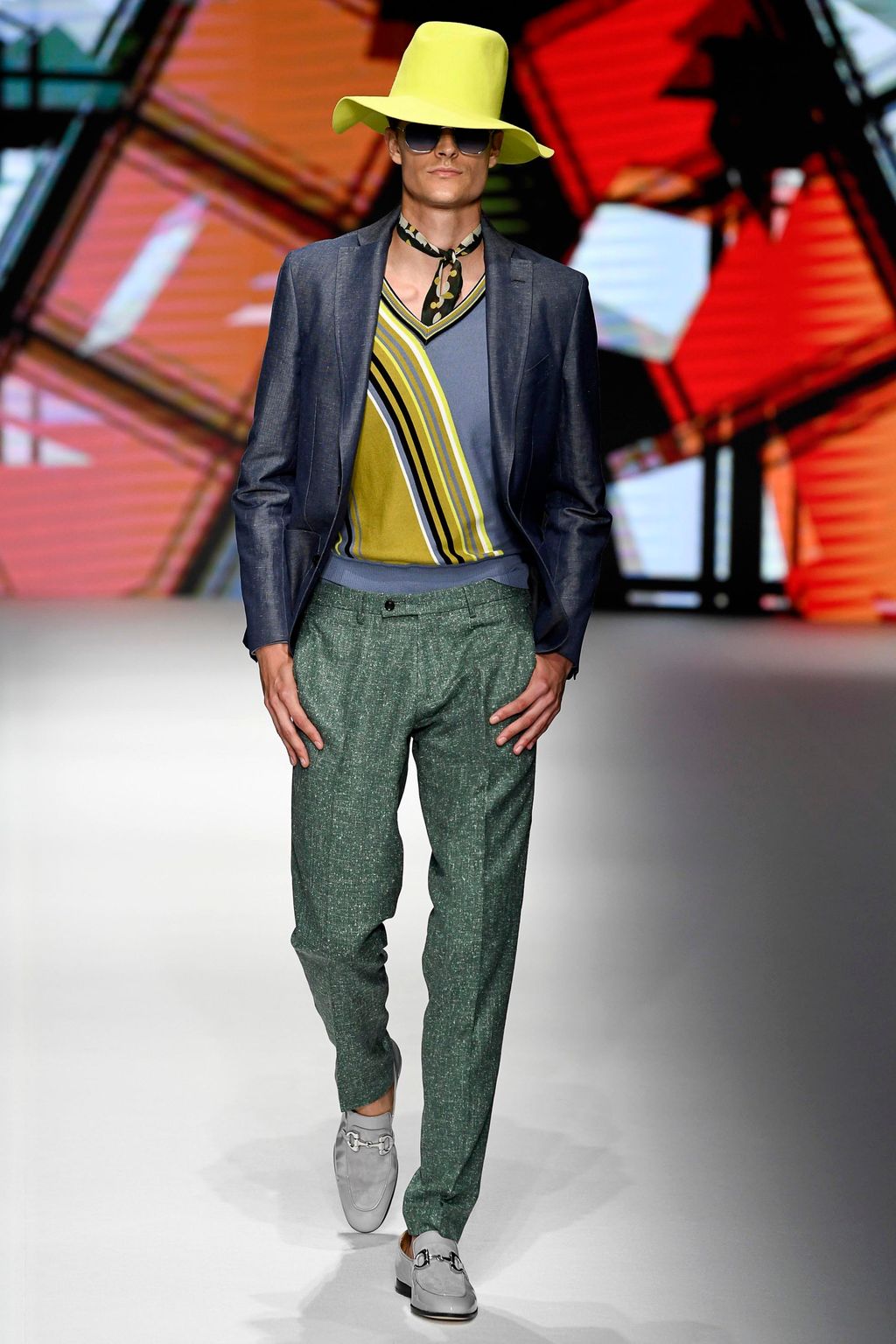 Fashion Week Milan Spring/Summer 2019 look 26 from the Daks collection menswear