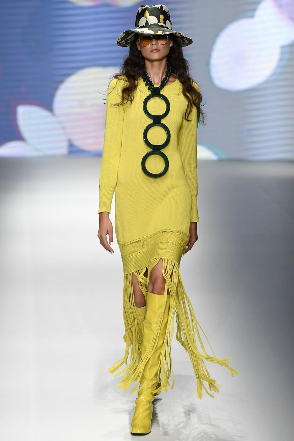 Fashion Week Milan Spring/Summer 2019 look 40 de la collection Daks menswear