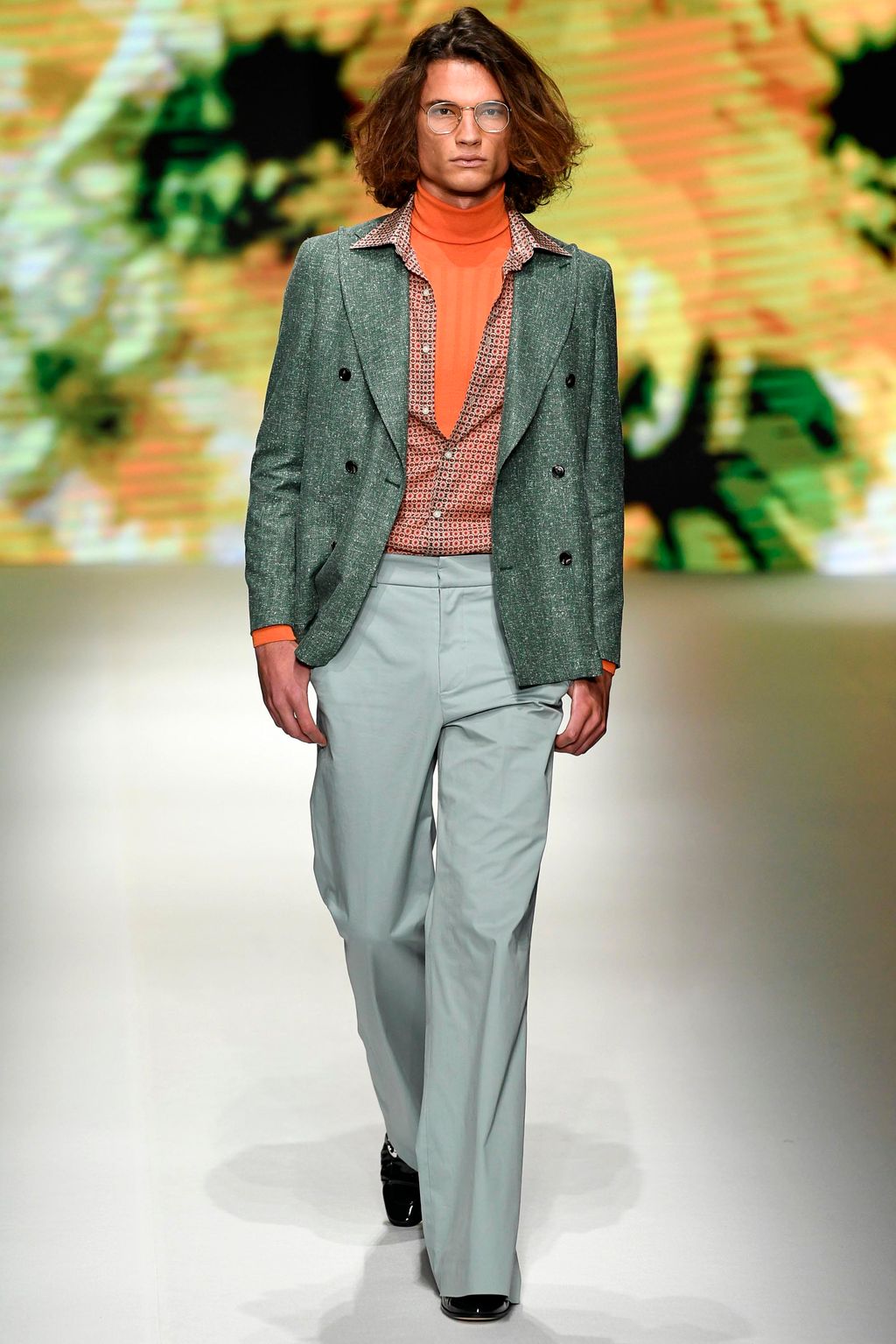 Fashion Week Milan Spring/Summer 2019 look 56 from the Daks collection menswear