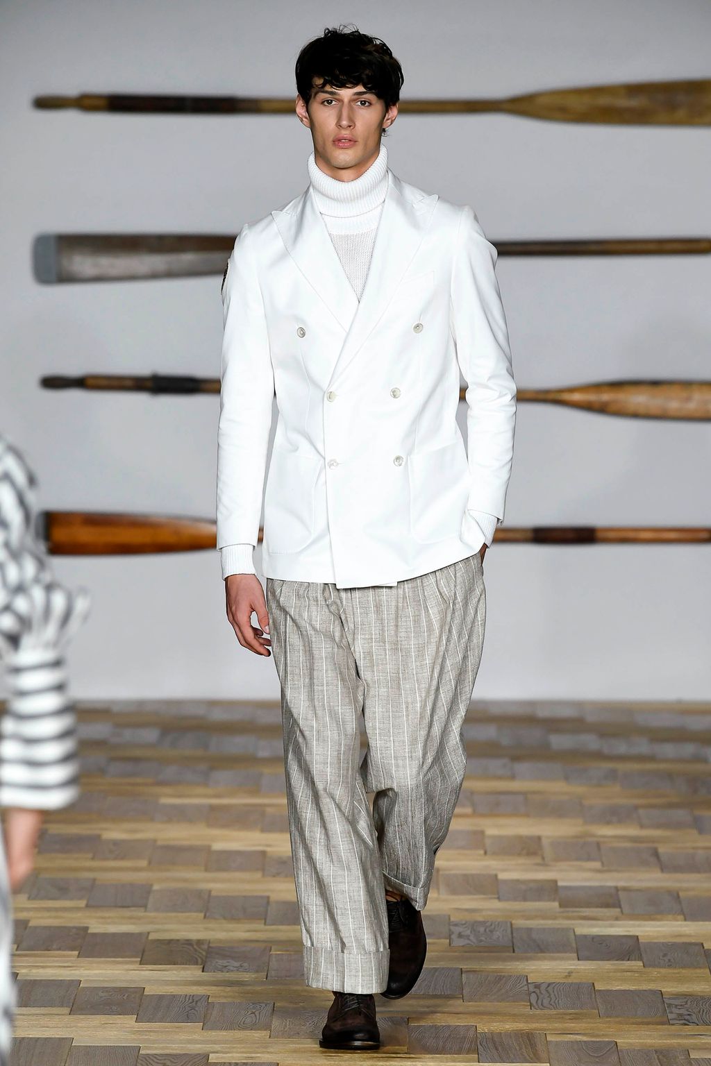 Fashion Week London Spring/Summer 2018 look 18 from the Daks collection 女装