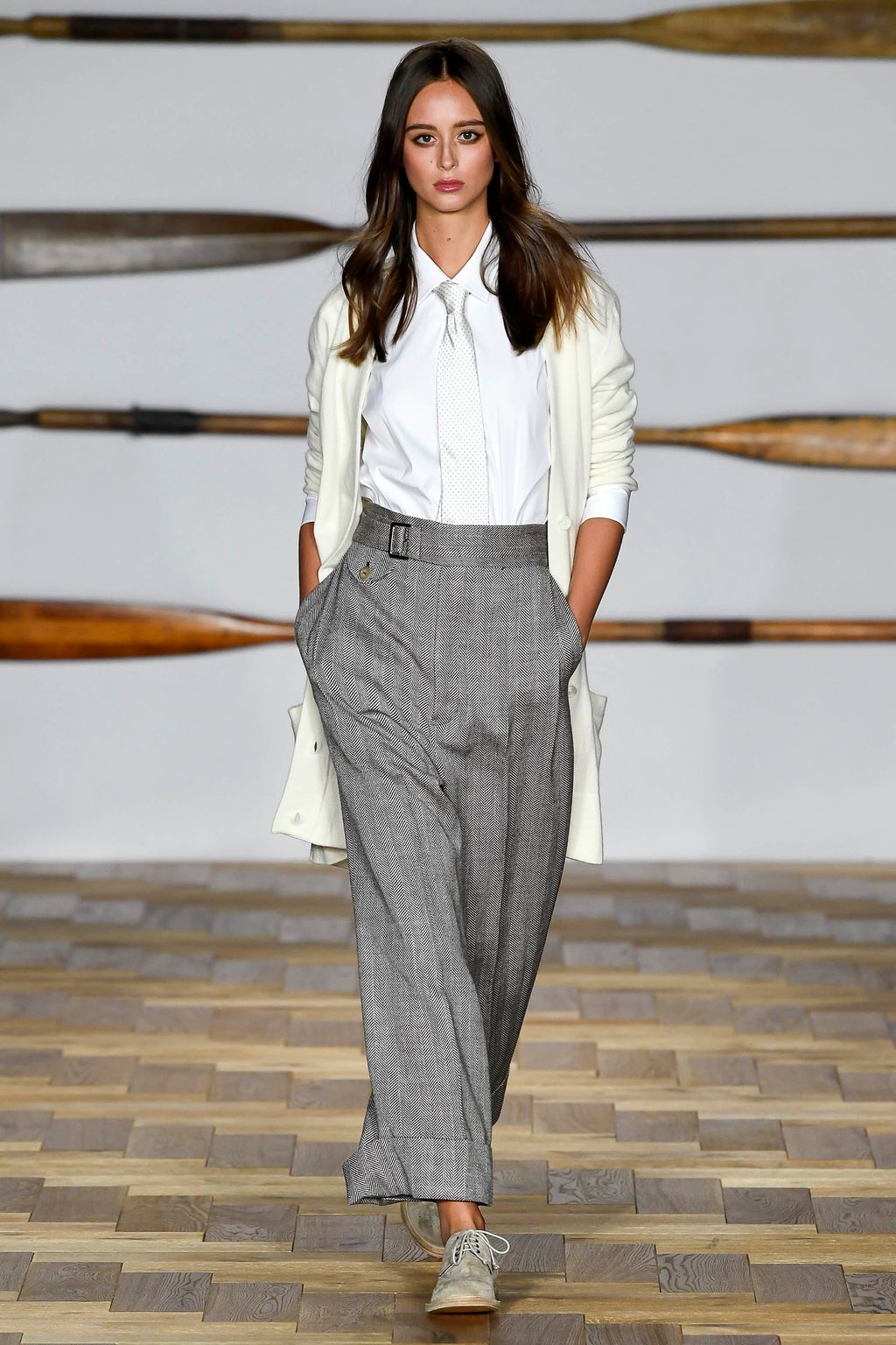 Fashion Week London Spring/Summer 2018 look 30 from the Daks collection womenswear