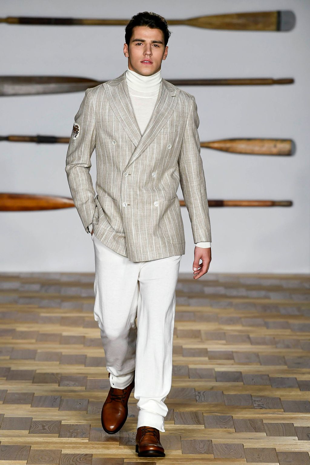 Fashion Week London Spring/Summer 2018 look 34 from the Daks collection 女装