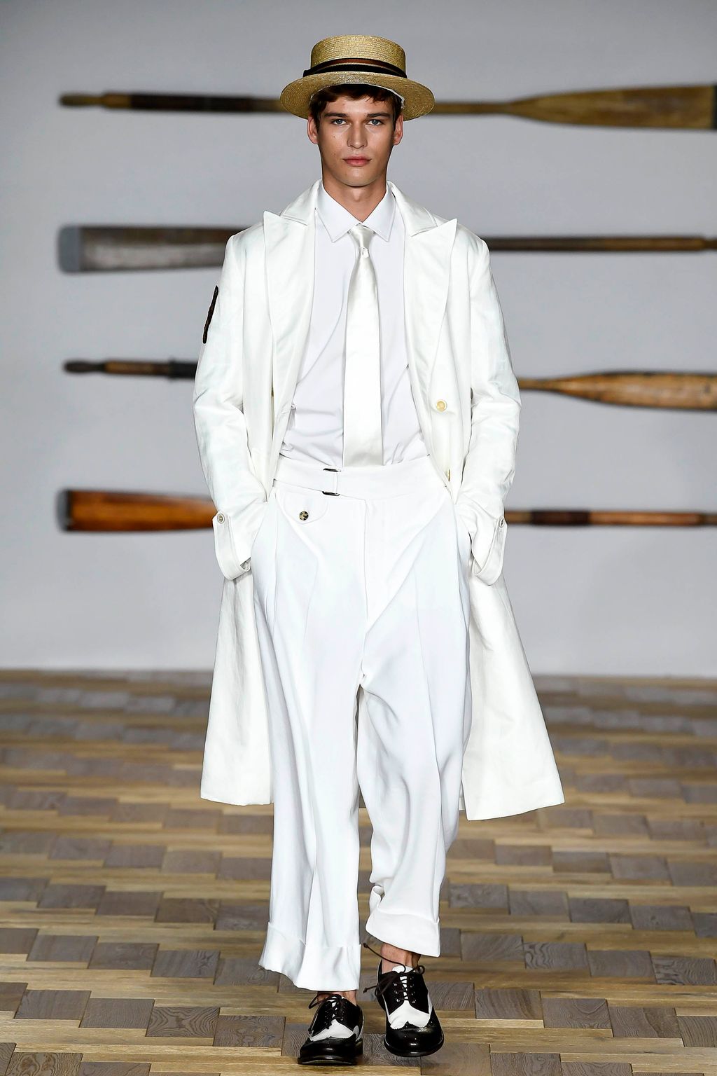 Fashion Week London Spring/Summer 2018 look 38 from the Daks collection 女装