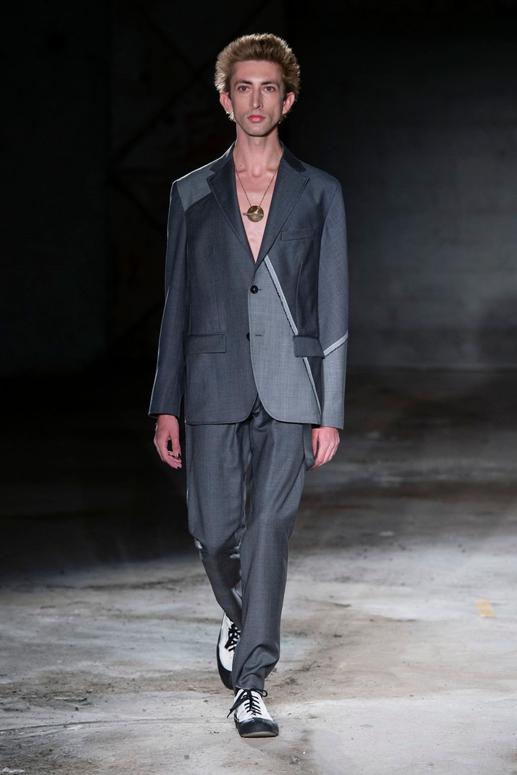 Fashion Week Milan Spring/Summer 2018 look 12 from the Damir Doma collection 男装