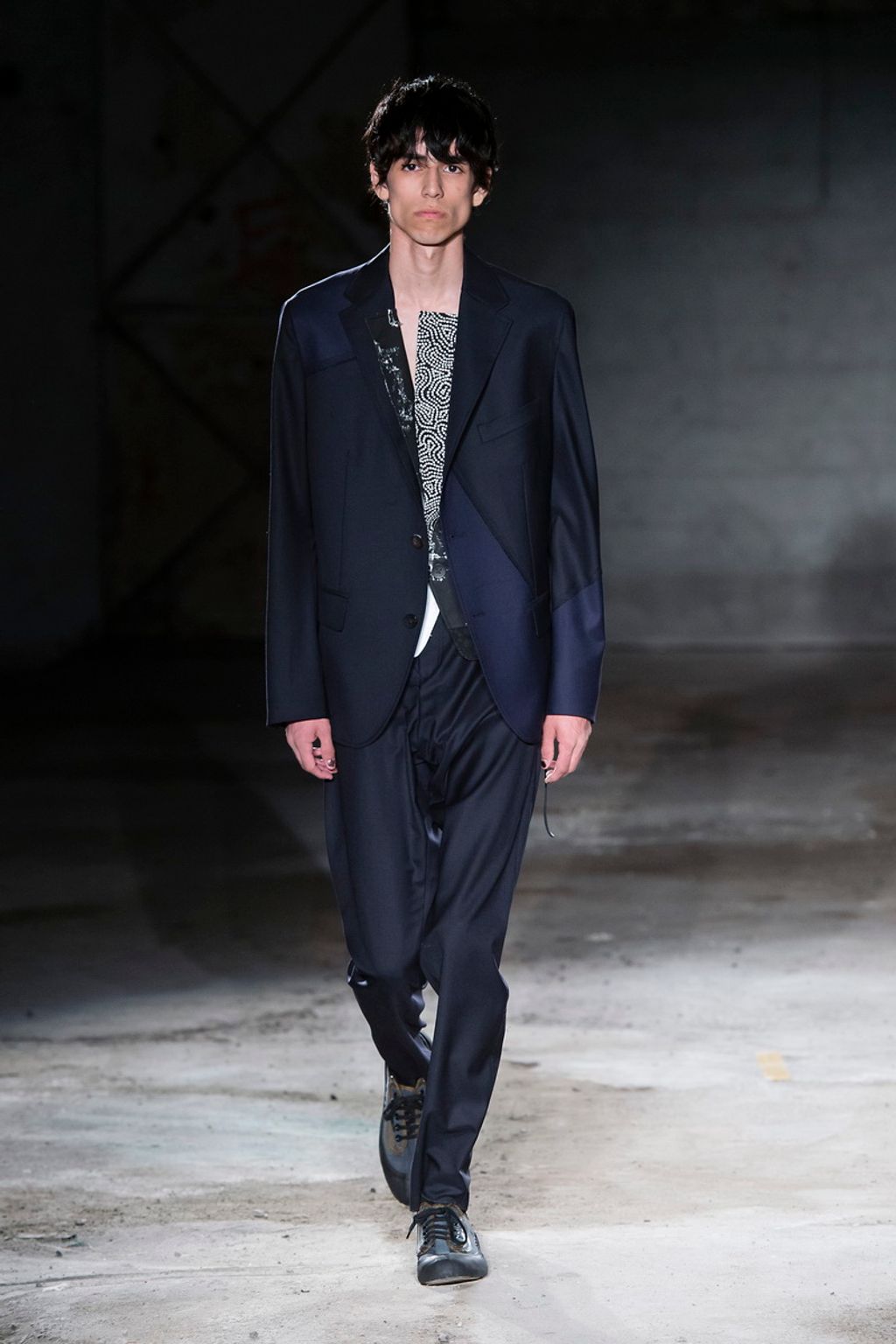 Fashion Week Milan Spring/Summer 2018 look 23 from the Damir Doma collection 男装