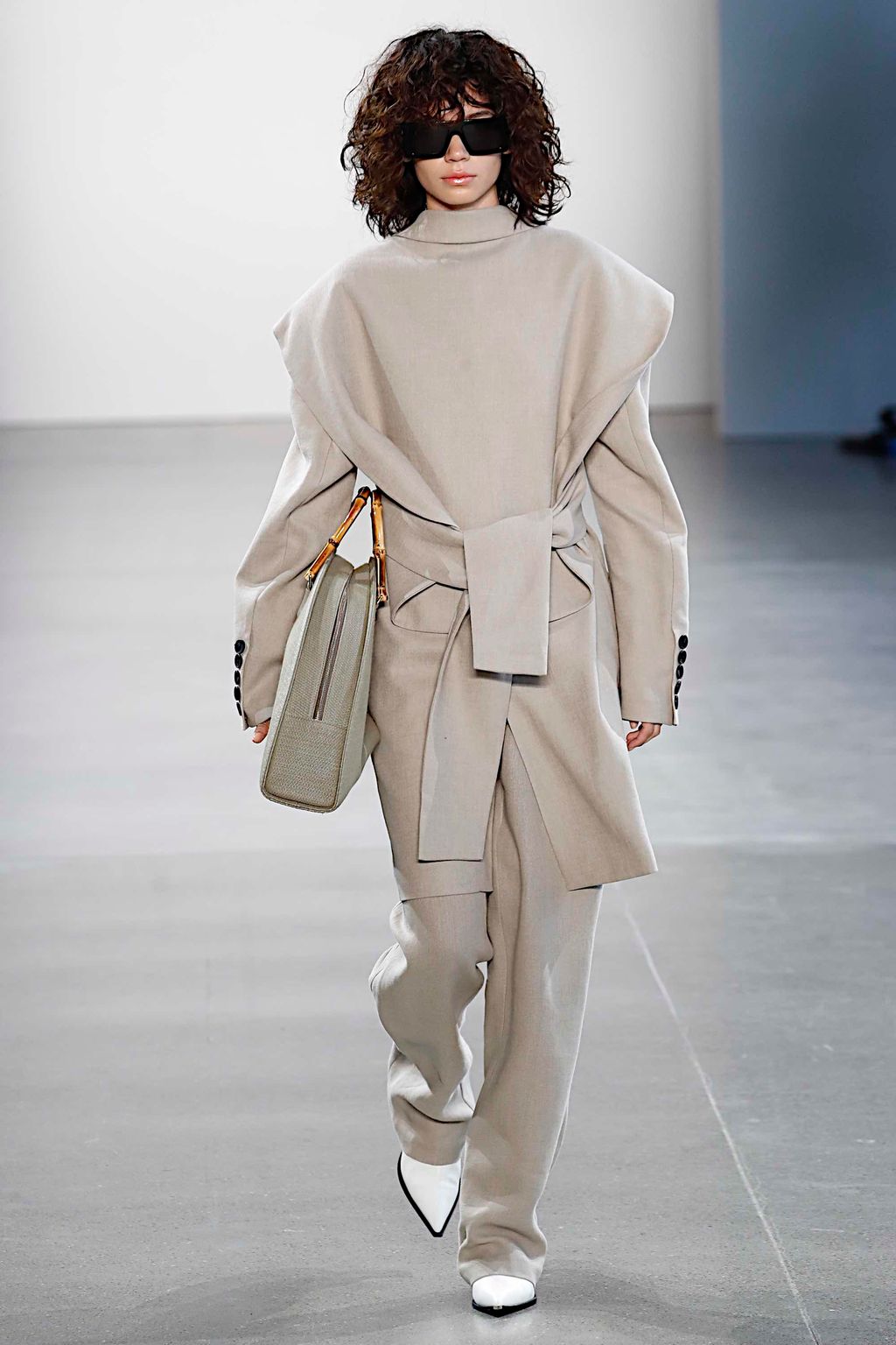 Fashion Week New York Spring/Summer 2020 look 2 from the Damo Wang collection womenswear