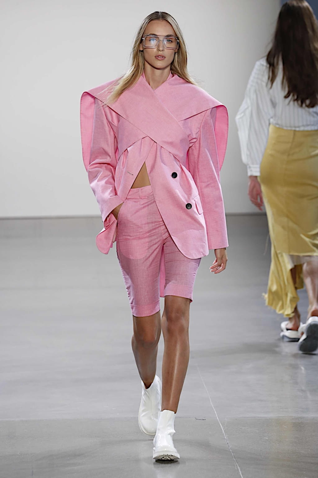 Fashion Week New York Spring/Summer 2020 look 18 from the Damo Wang collection womenswear