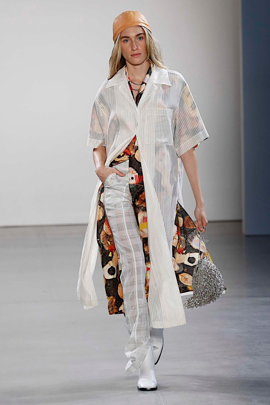 Fashion Week New York Spring/Summer 2020 look 29 from the Damo Wang collection 女装