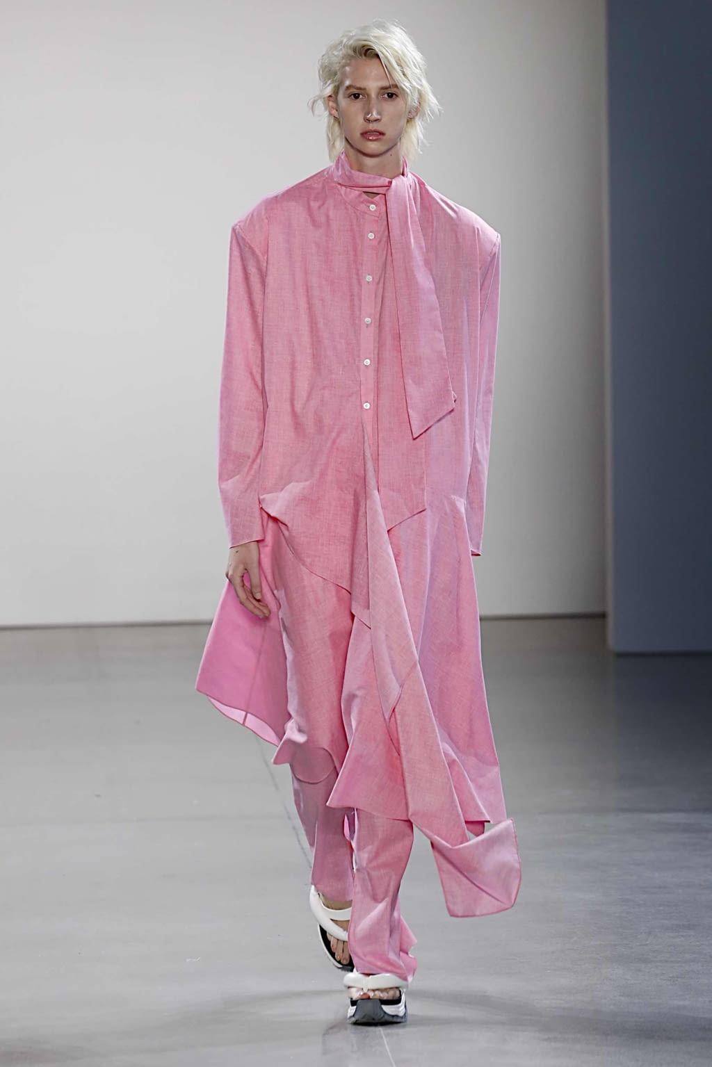 Fashion Week New York Spring/Summer 2020 look 31 from the Damo Wang collection womenswear