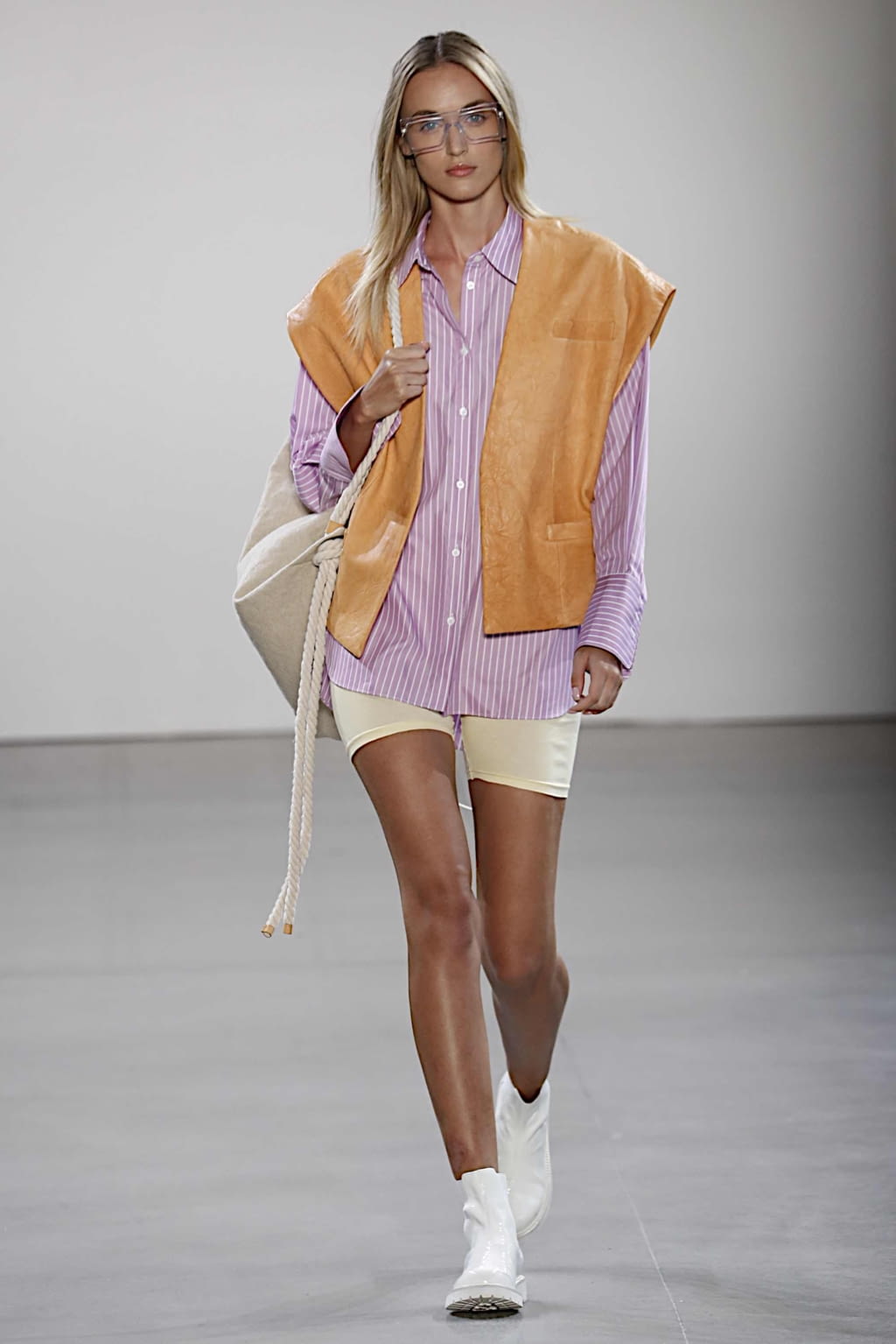 Fashion Week New York Spring/Summer 2020 look 40 from the Damo Wang collection womenswear