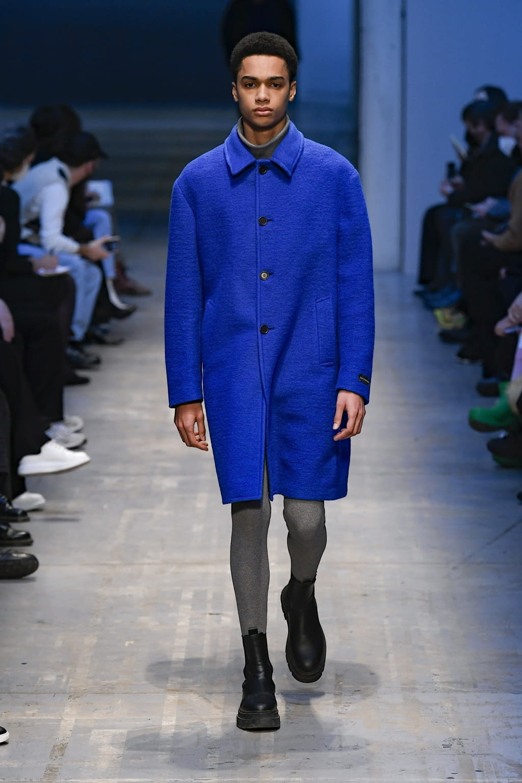 Fashion Week Milan Fall/Winter 2022 look 2 de la collection David Catalan menswear