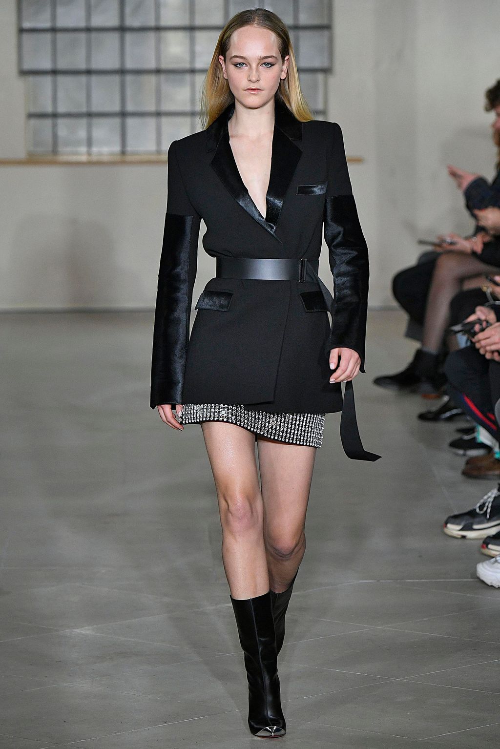 Fashion Week London Fall/Winter 2018 look 36 from the David Koma collection 女装