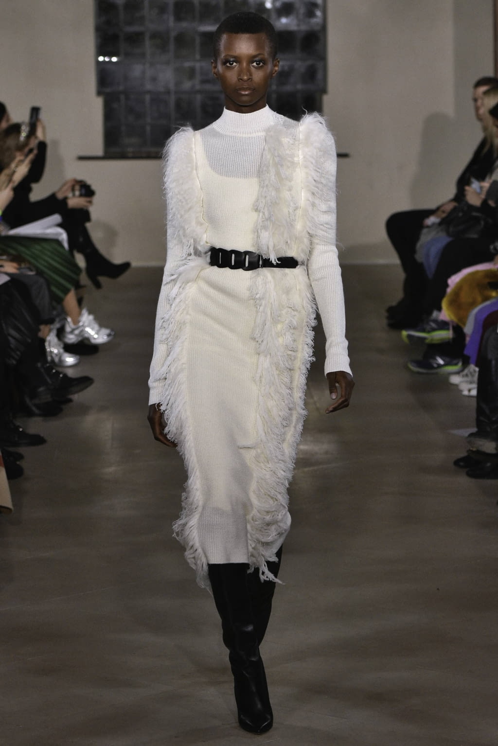 Fashion Week London Fall/Winter 2019 look 6 from the David Koma collection 女装