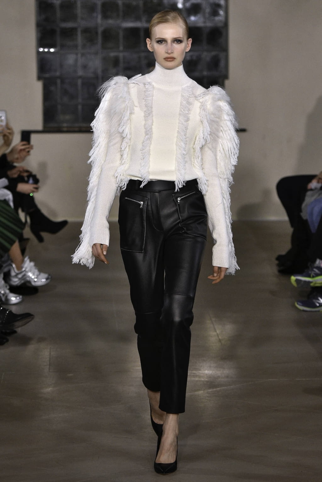 Fashion Week London Fall/Winter 2019 look 7 from the David Koma collection 女装