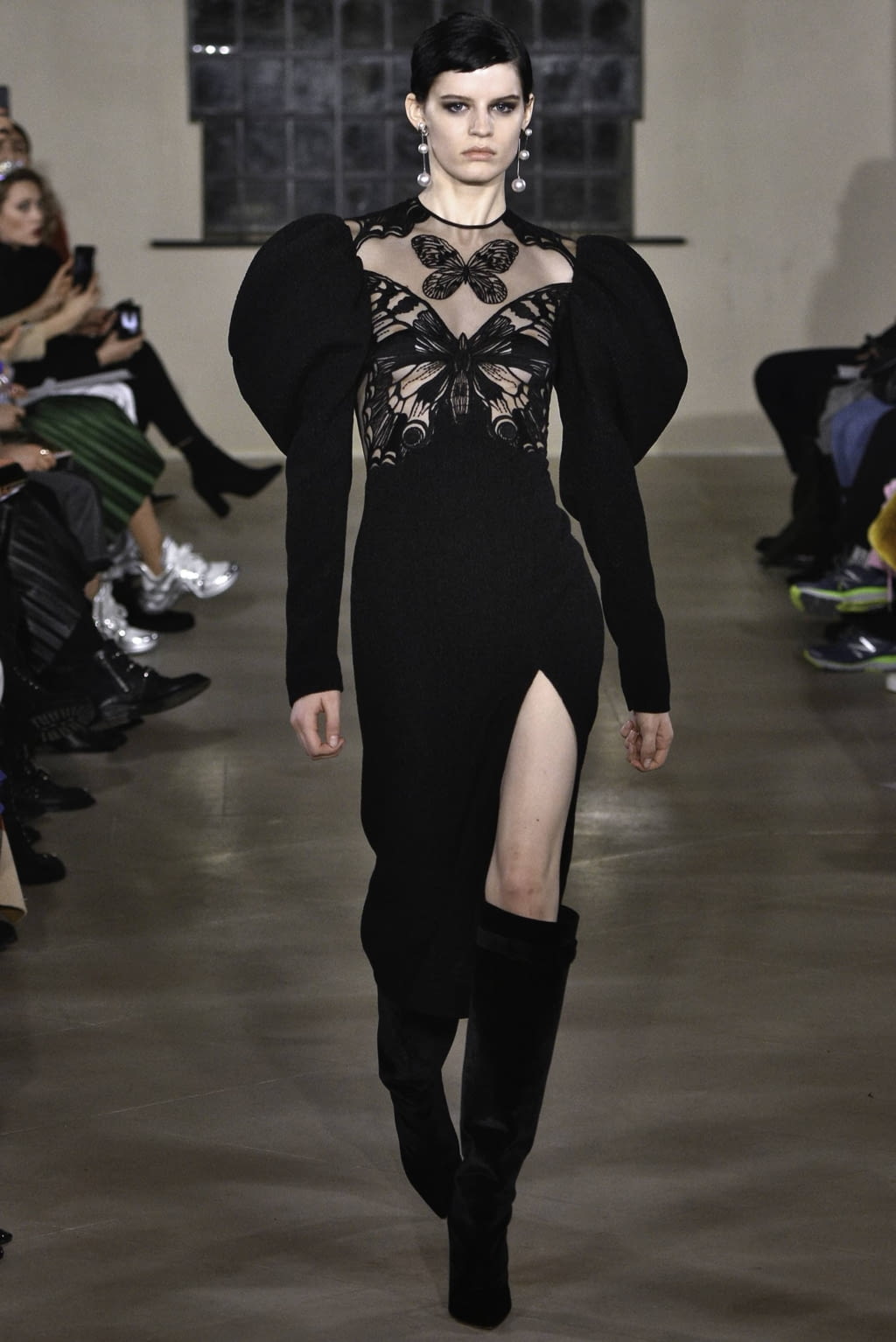 Fashion Week London Fall/Winter 2019 look 27 from the David Koma collection 女装