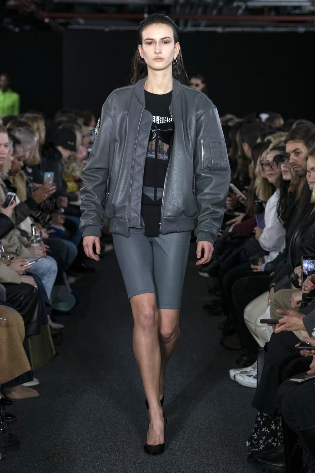 Fashion Week London Fall/Winter 2020 look 1 de la collection David Koma womenswear