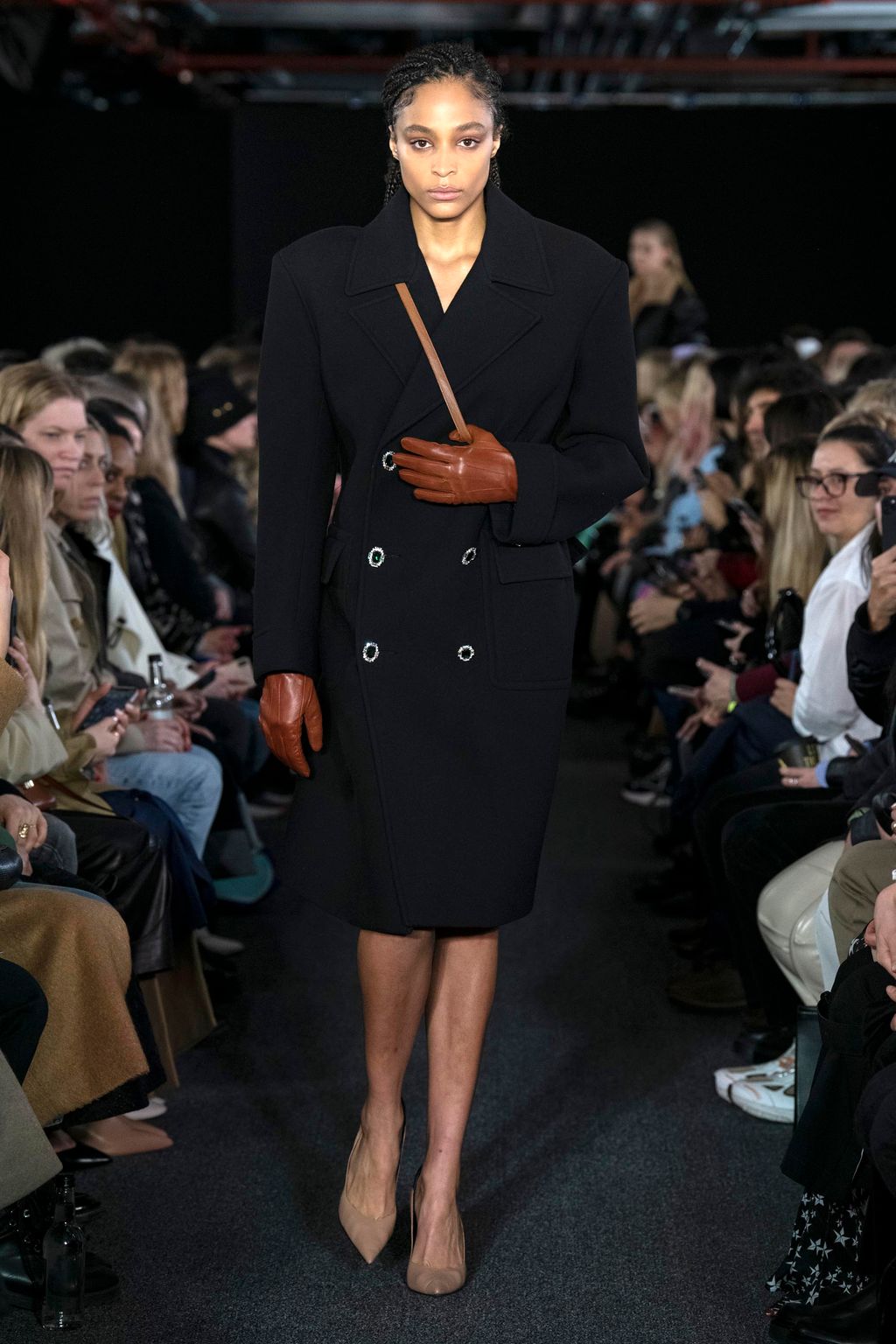 Fashion Week London Fall/Winter 2020 look 16 from the David Koma collection 女装