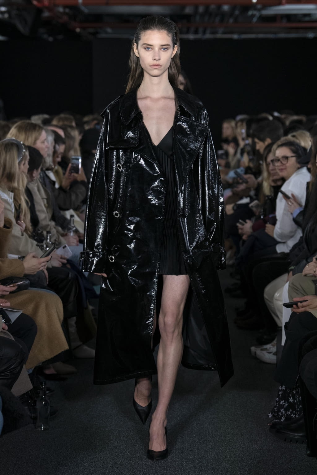 Fashion Week London Fall/Winter 2020 look 38 from the David Koma collection 女装