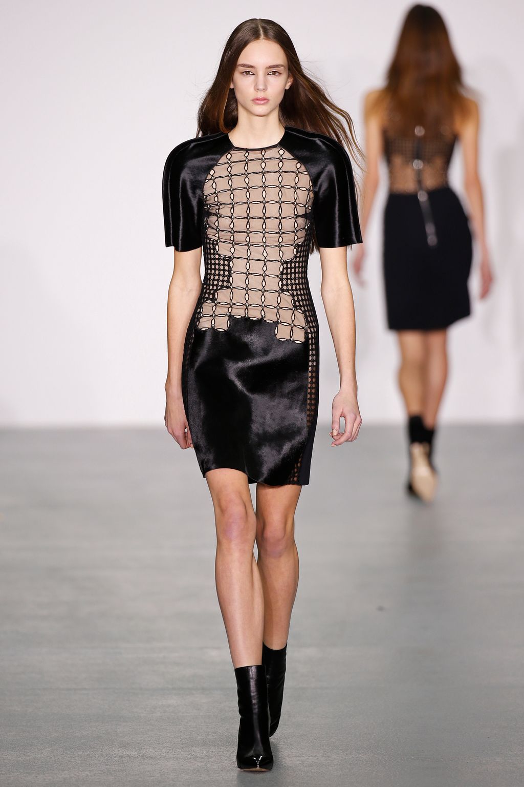 Fashion Week London Fall/Winter 2016 look 36 from the David Koma collection womenswear