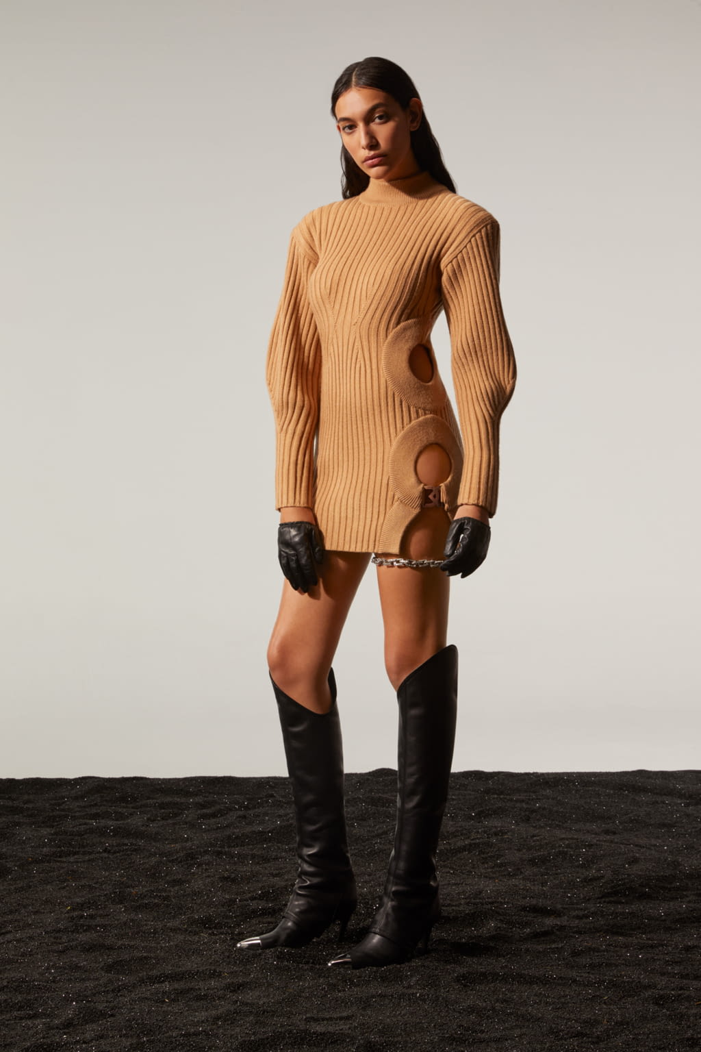 Fashion Week London Pre-Fall 2021 look 20 from the David Koma collection 女装