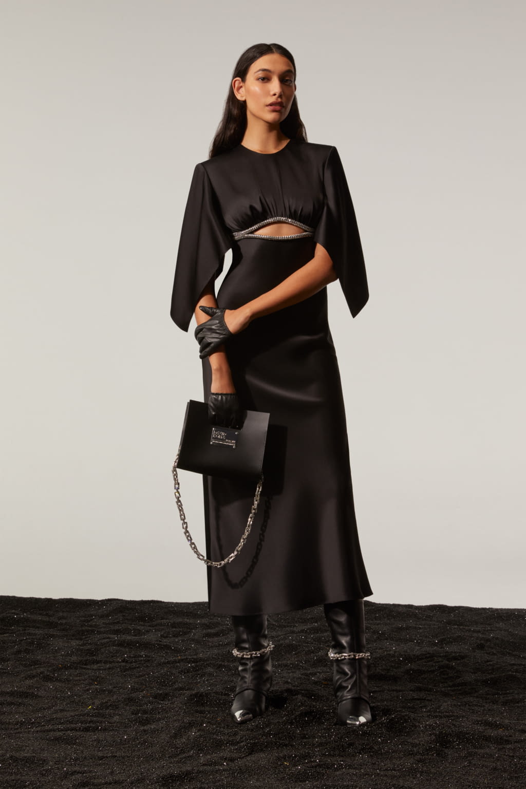 Fashion Week London Pre-Fall 2021 look 23 from the David Koma collection 女装
