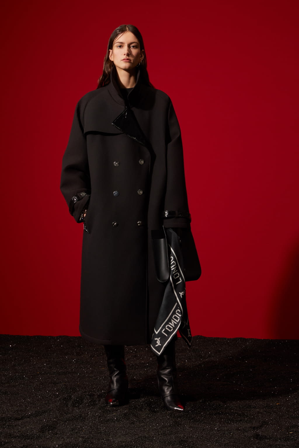 Fashion Week London Pre-Fall 2021 look 24 from the David Koma collection 女装