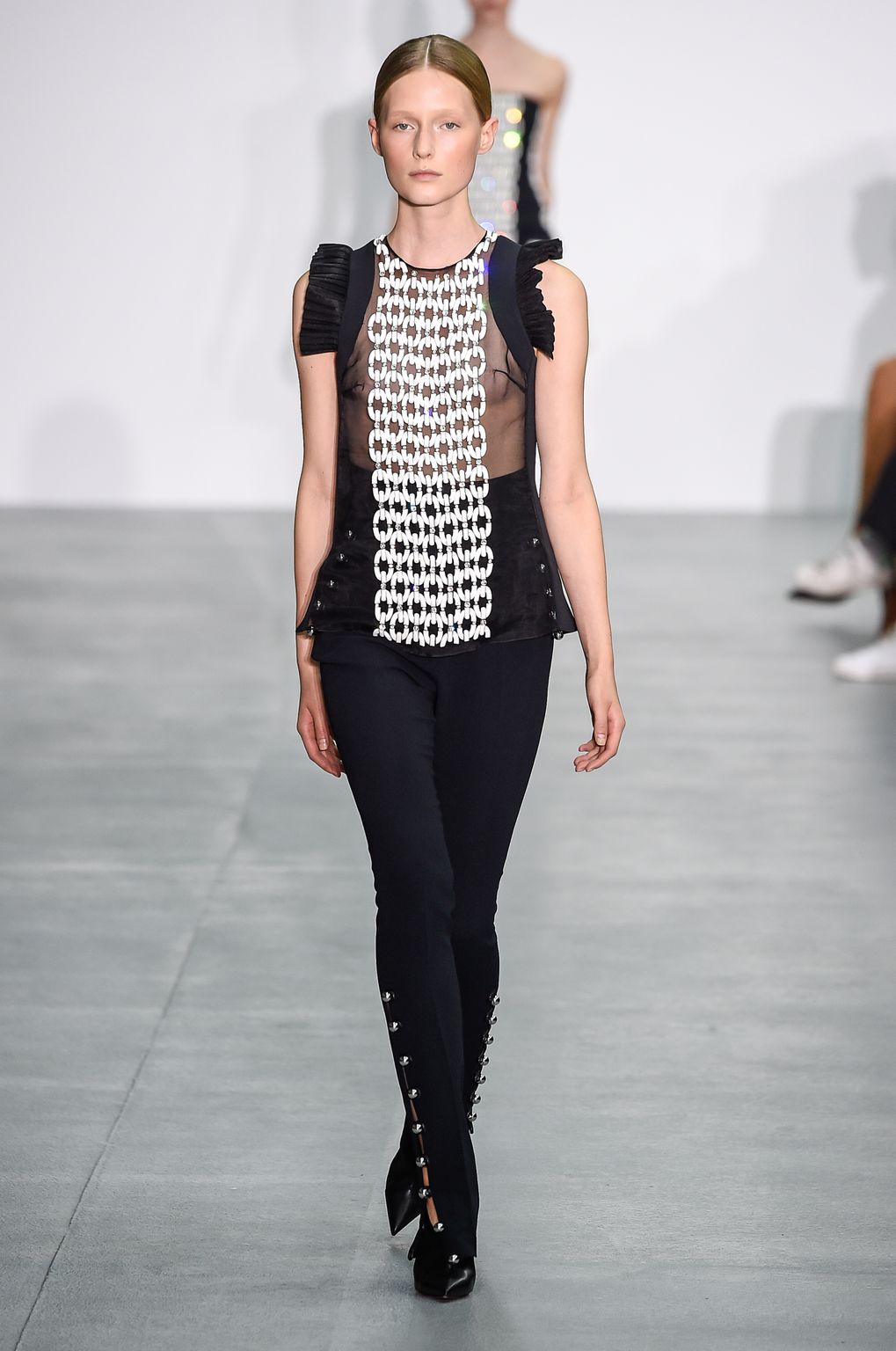 Fashion Week London Spring/Summer 2017 look 24 de la collection David Koma womenswear