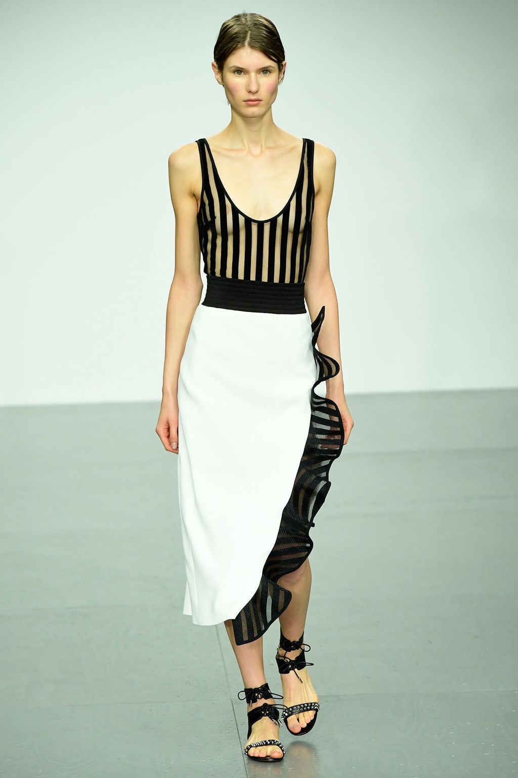 Fashion Week London Spring/Summer 2018 look 9 de la collection David Koma womenswear