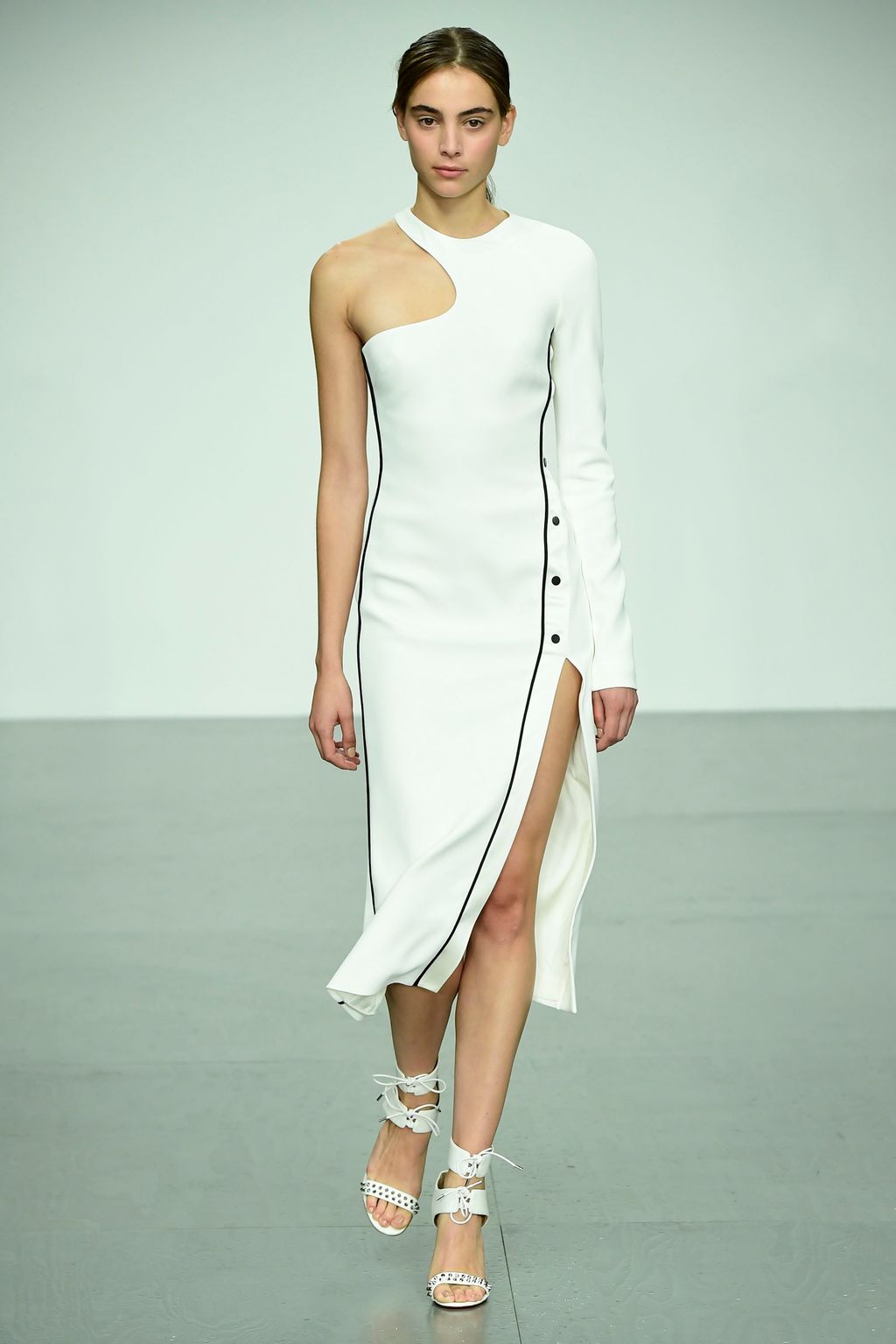 Fashion Week London Spring/Summer 2018 look 20 from the David Koma collection womenswear