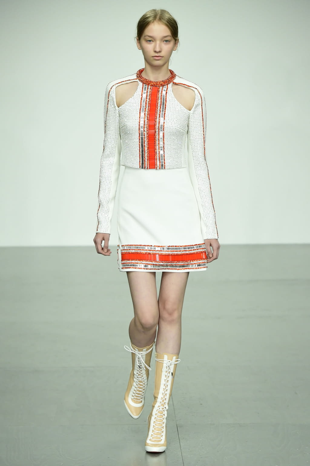 Fashion Week London Spring/Summer 2018 look 33 from the David Koma collection womenswear