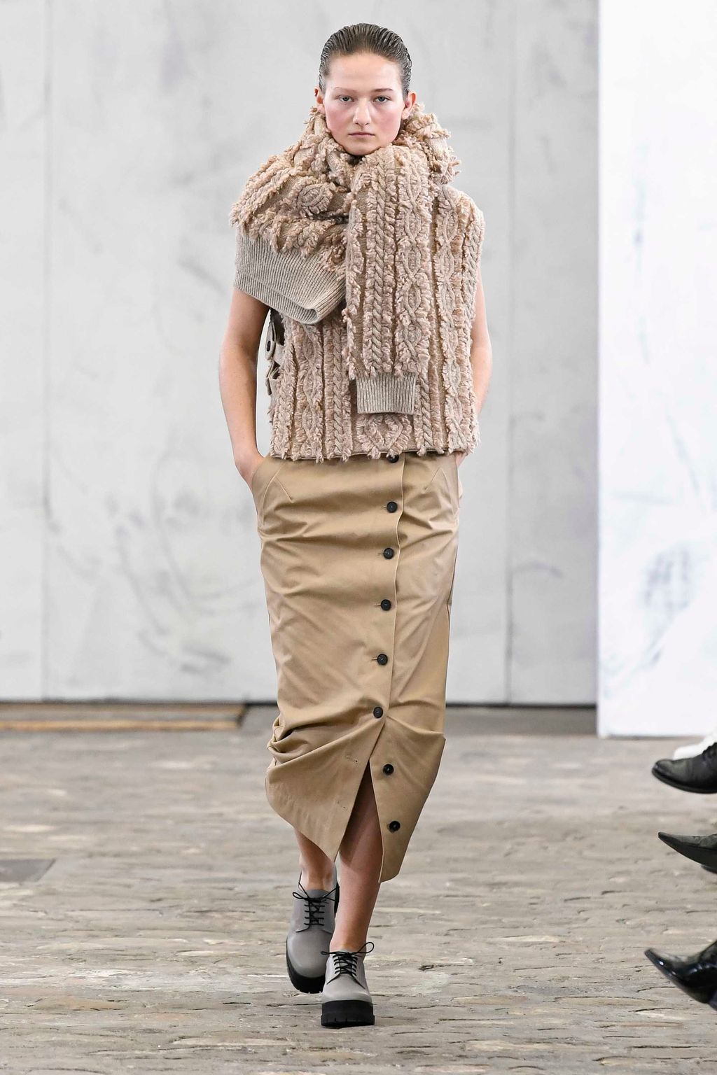 Fashion Week Paris Fall/Winter 2020 look 17 from the Dawei collection womenswear