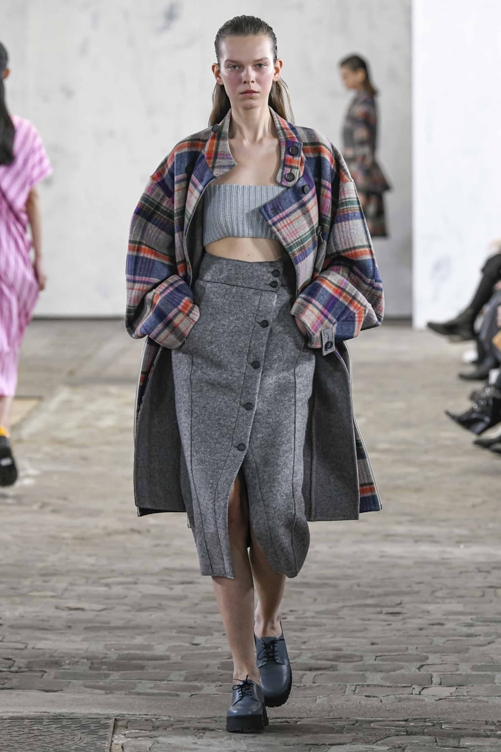 Fashion Week Paris Fall/Winter 2020 look 25 from the Dawei collection womenswear