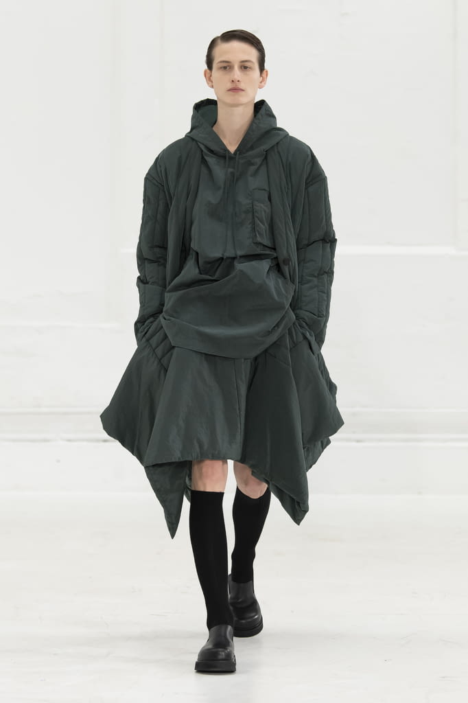 Fashion Week Paris Fall/Winter 2022 look 3 de la collection Dawei womenswear