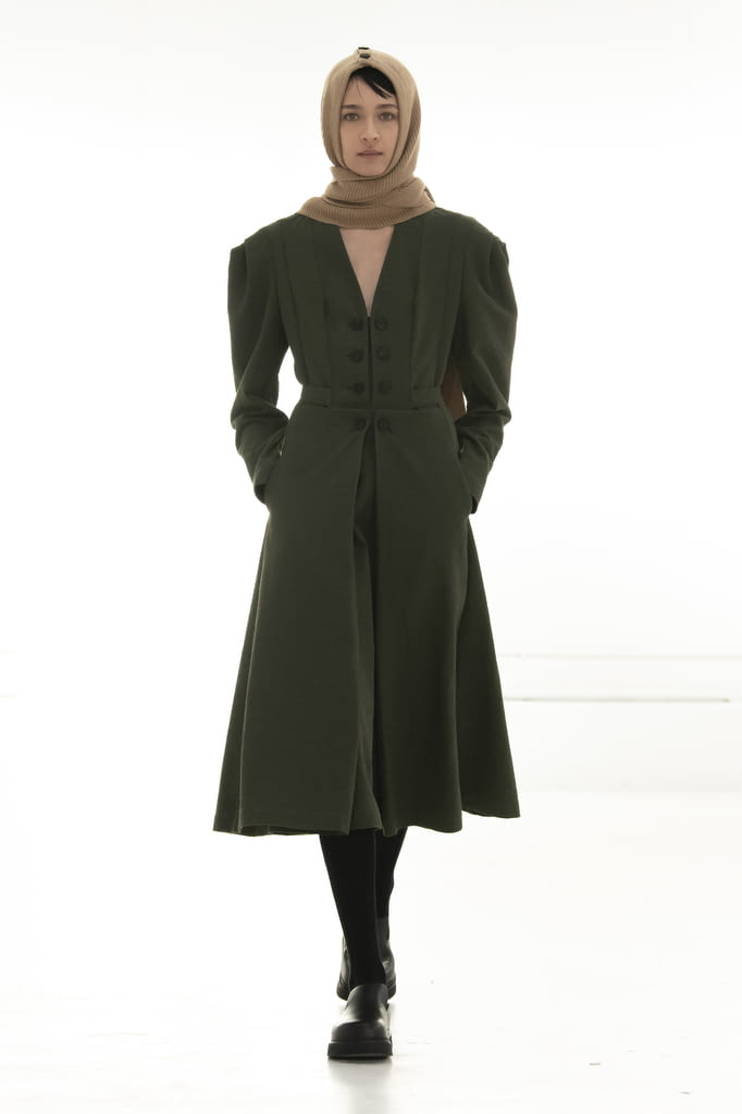 Fashion Week Paris Fall/Winter 2022 look 8 de la collection Dawei womenswear